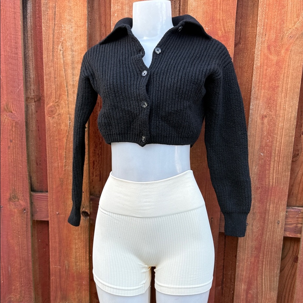 Aritzia Wilfred Nextdoor 100% Merino Wool Collared Cropped Cardigan Black S